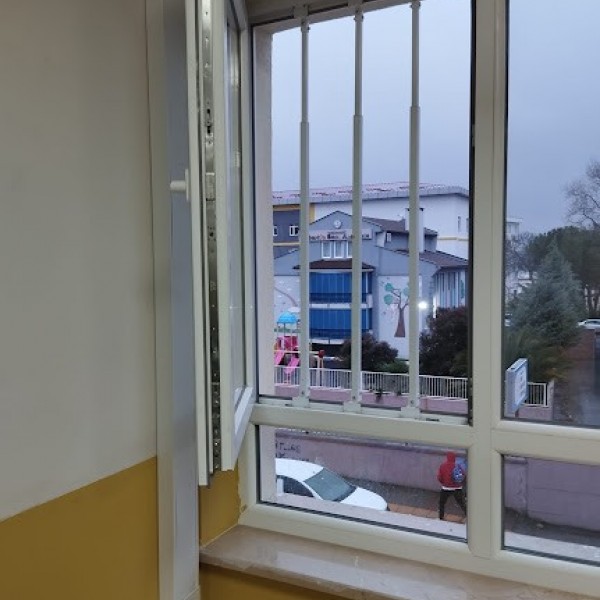 Pencere Güvenlik Korkuluğu