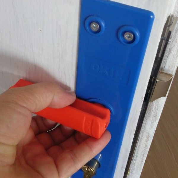 Düz Oluklu Bariyerli Kapı Kolları