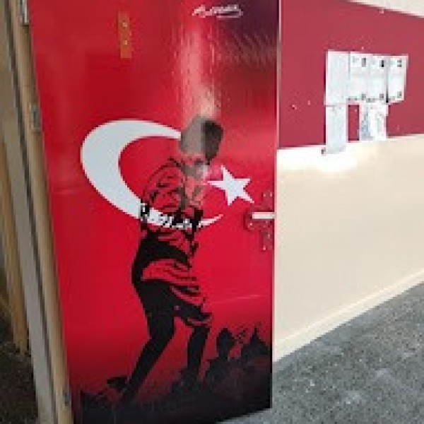 Düz Oluklu Bariyerli Kapı Kolları