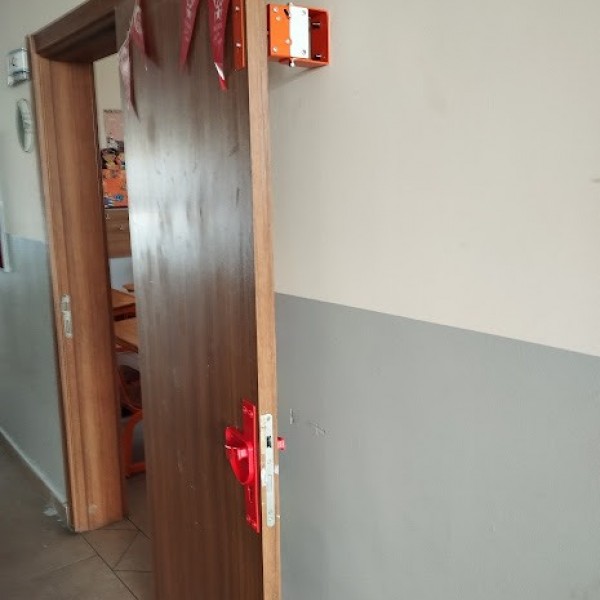 Butonlu Kapı Sabitleme Kilit Sistemleri Butonlu Kapı Sabitleme Kilit Sistemleri