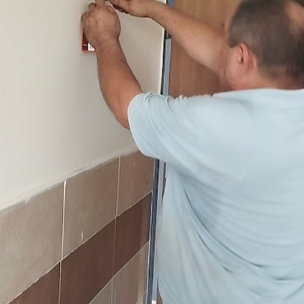 Üçgen Anahtarlı Kapı Sabitleme Kilit Sistemleri