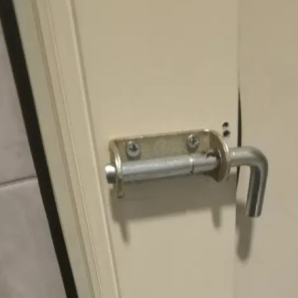 SÜRGÜLÜ TUVALET KİLİDİ