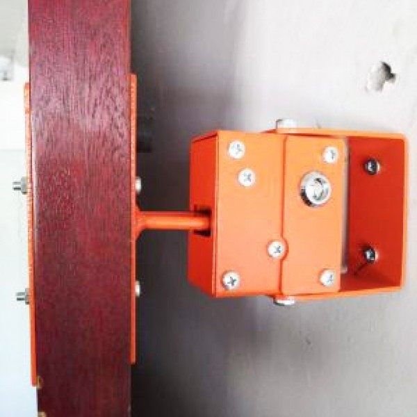 Üçgen Anahtarlı Kapı Sabitleme Kilit Sistemleri